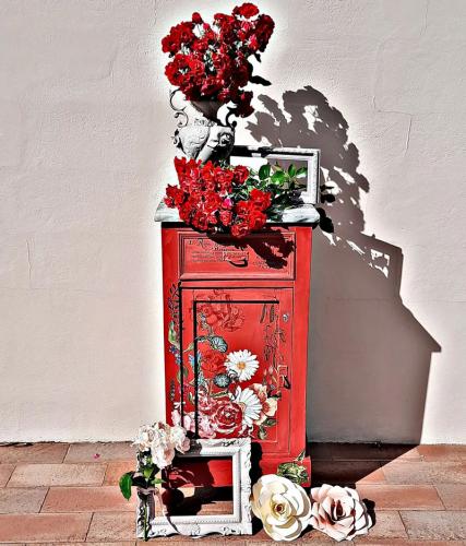 comodino-rosso